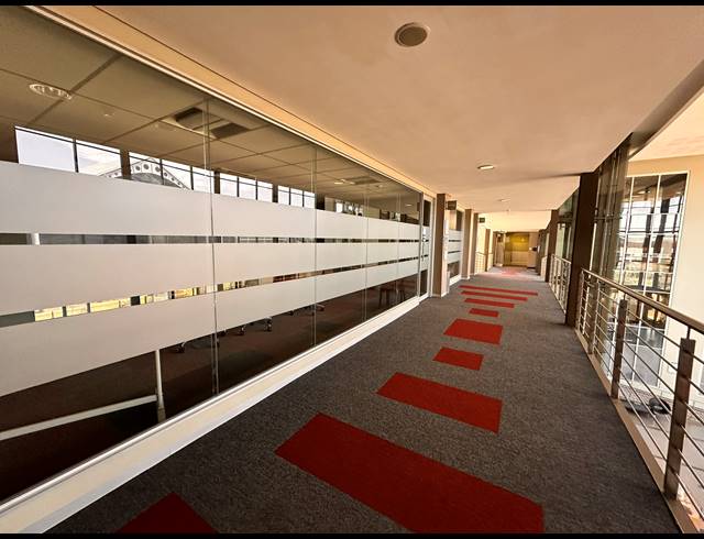4,940M² OFFICE TO LET IN PARKTOWN